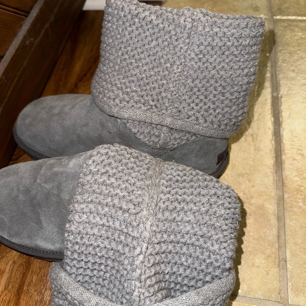 Women’s UGG boots - Picture 4 of 5